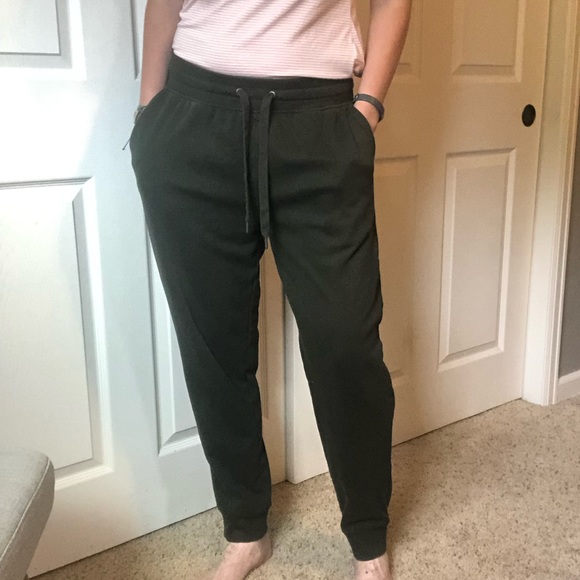 Orvis Other - Orvis Sweats Olive Green - Medium